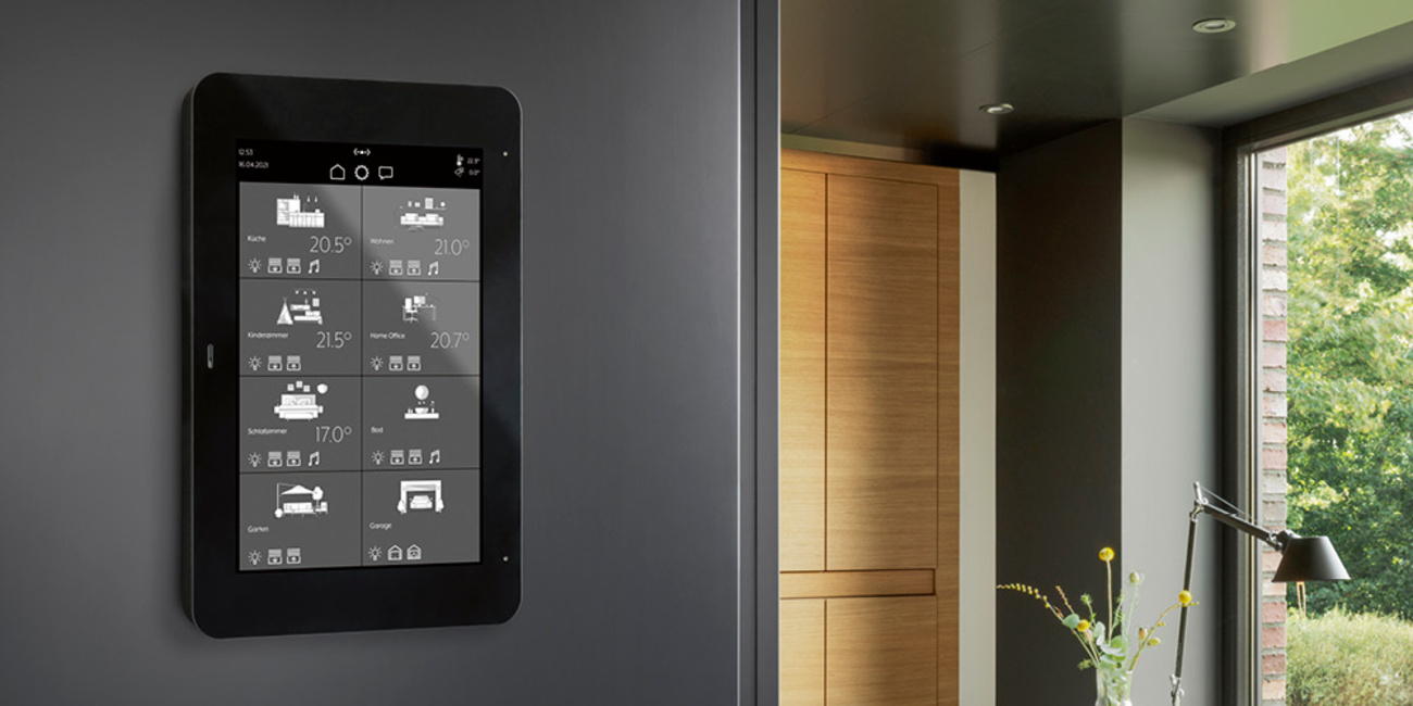 JUNG Smart Panel 8 bei Krämer Elektro in Erzhausen